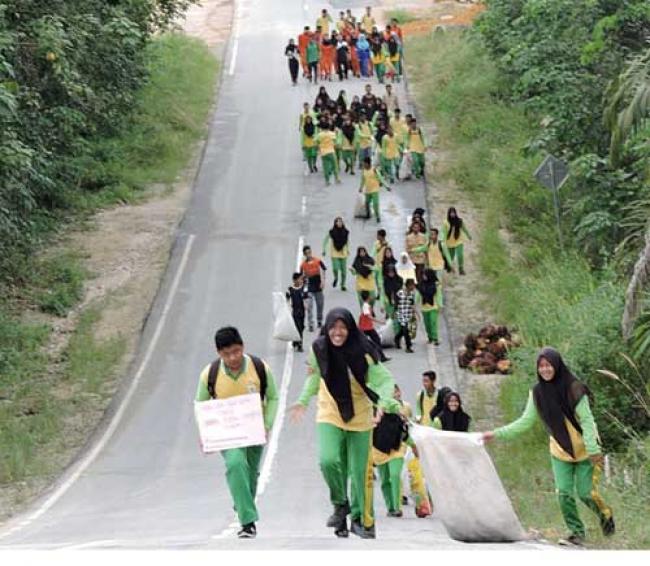 Aksi Pungut Sampah Dilakukan Pelajar Seluruh Sekolah Kecamatan Bunut