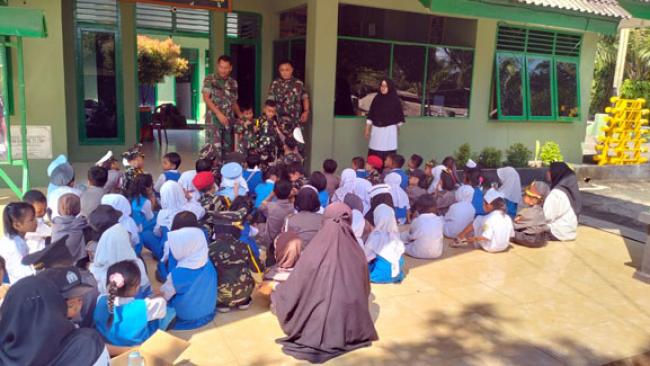 Koramil 05/RM Perkenalkan Tugas Pokok TNI dan Kepangkatan di TNI Kepada Anak-anak TK Marddhotillah