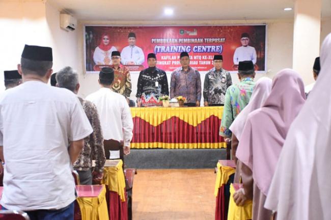 Tutup TC Kafilah Bengkalis Peserta MTQ ke-42 Tingkat Provinsi Riau, Bupati Minta Kafilah Tetap Rutin Berlatih