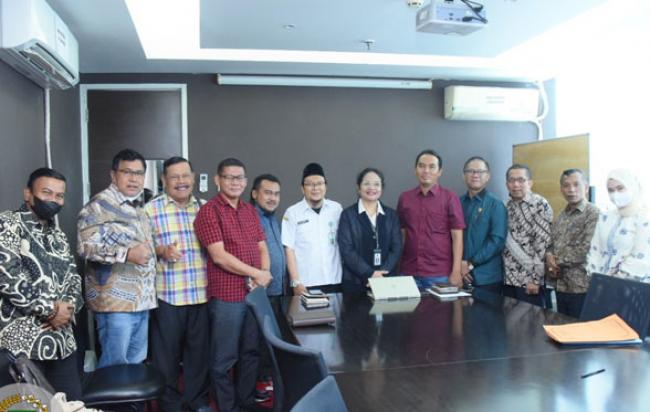 Pansus LKPJ Konsultasi Pelaksanaan Audit LKPJ Bupati Bengkalis di DPRD Riau