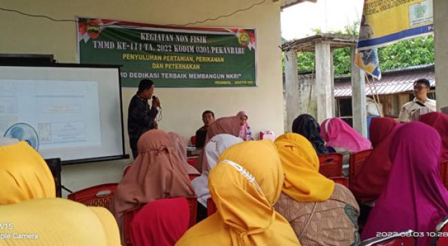 Satgas TMMD ke 114 Bersama Dinas Pertanian Riau Gelar Penyuluhan Cara Berkebun yang Baik