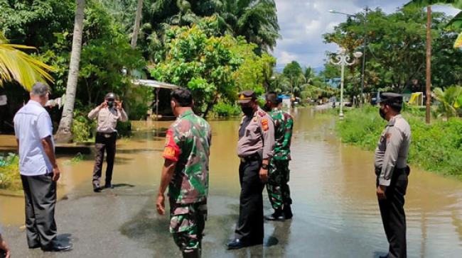 Banjir Genangi Sejumlah Ruas Jalan di Kabupaten Rohul