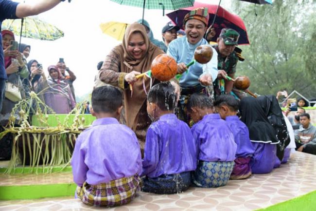 Pemkab Bengkalis Promosikan Budaya Mandi Safar Agenda Tahunan Pariwisata Rupat Utara