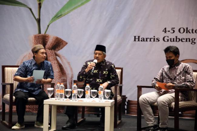 Alfedri Kenalkan Program TAKE Siak Hijau di Surabaya