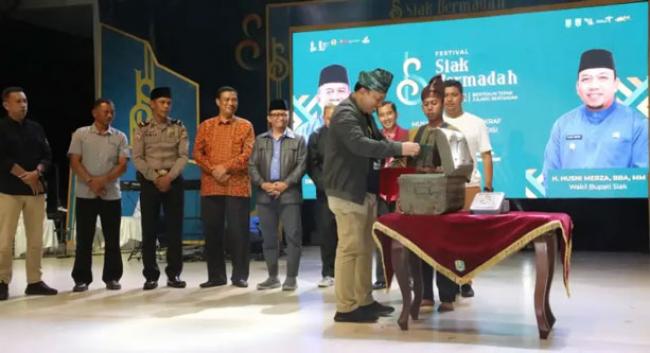 Wabup Husni Tutup Festival Siak Bermadah 2022