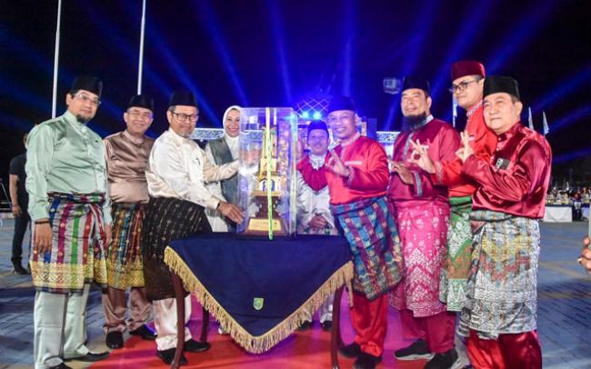 Ukir Sejarah di Masa Bupati Kasmarni, Kafilah Bengkalis Raih Juara Umum MTQ ke-41 Riau